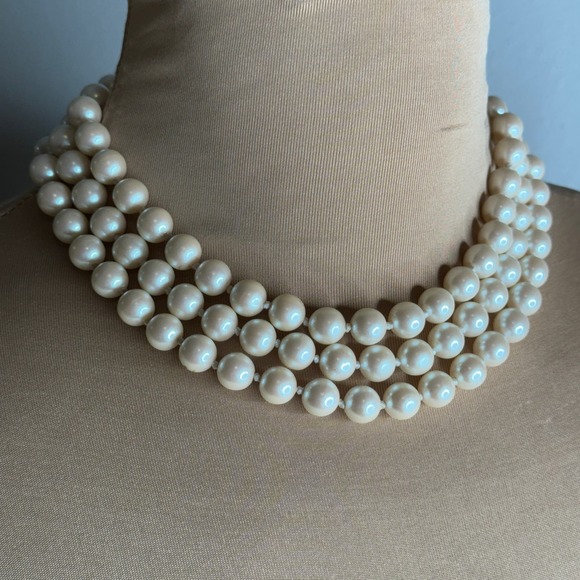 Simulated Multistrand 3 Strand Three Pearl Necklace Golden Vintage Faux - Picture 6 of 7